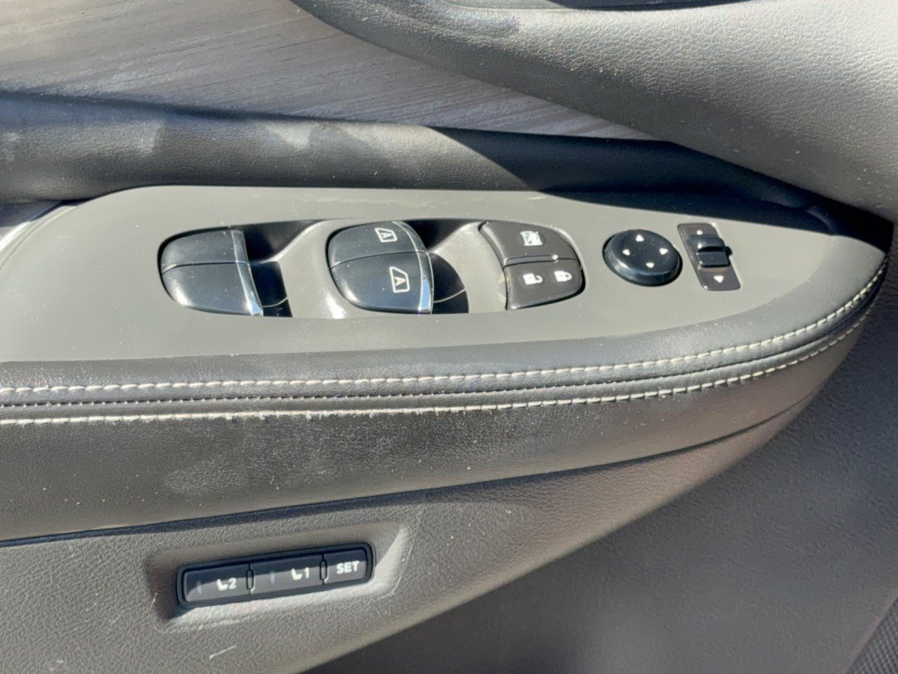 Used 2015 Nissan Murano Platinum w/ Platinum Technology Package FWD image 15