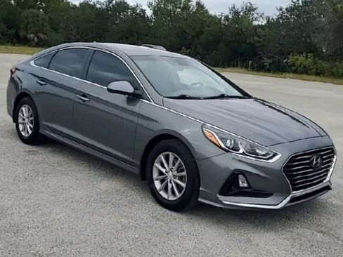 Used 2019 Hyundai Sonata SE image 2