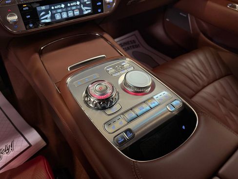 Used 2025 Genesis G90 3.5T image 35