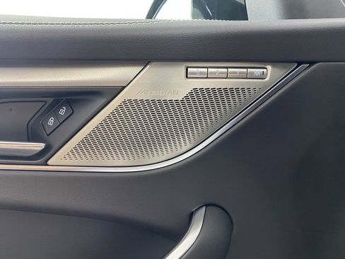 Used 2025 Jaguar F-PACE R-Dynamic S image 24