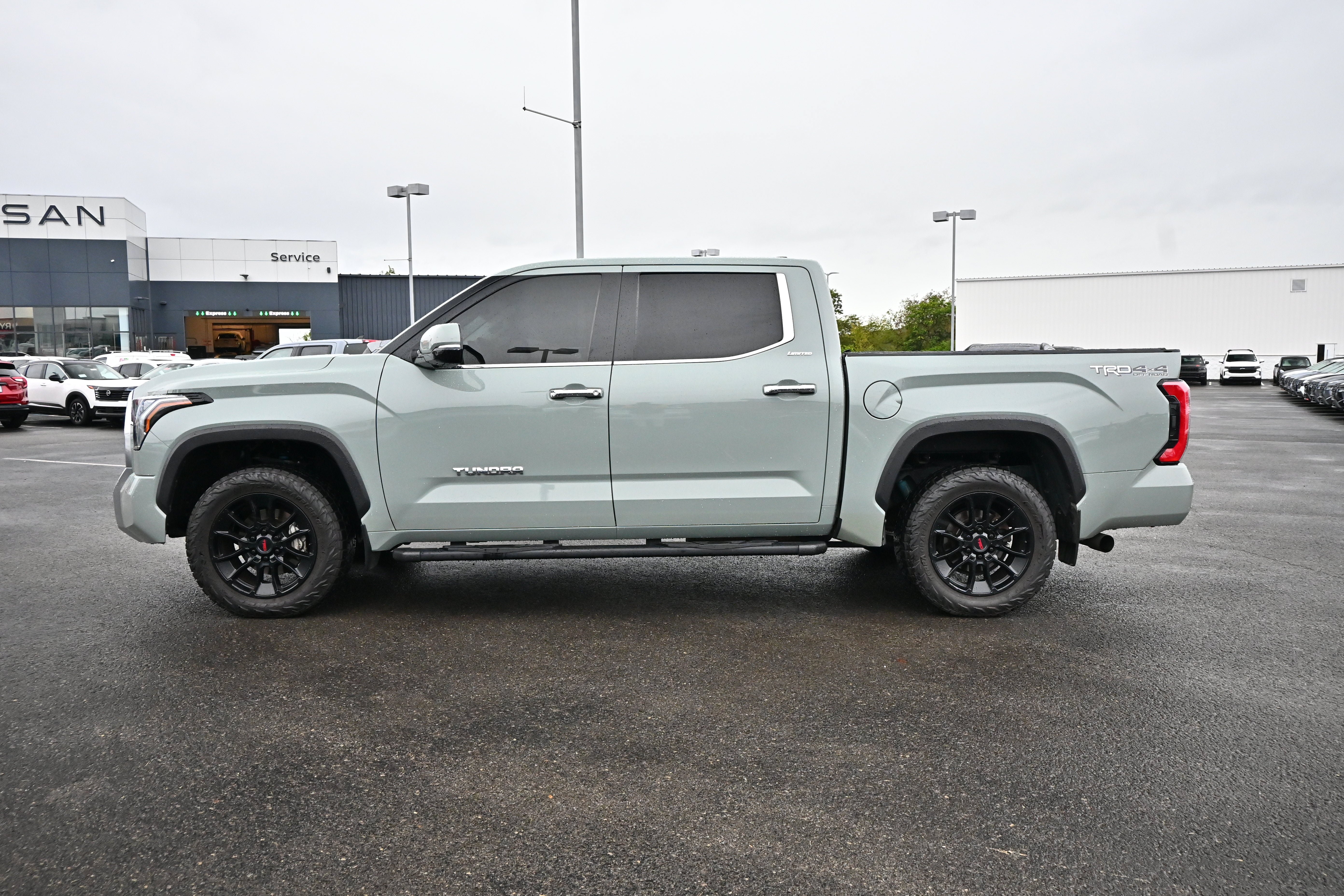 Used 2022 Toyota Tundra Limited w/ TRD Off-Road Package AWD/4WD image 5