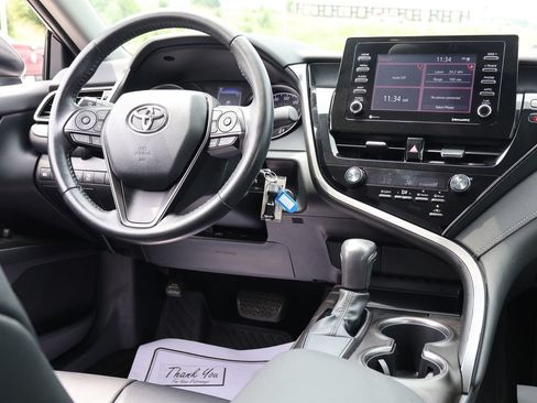 Used 2021 Toyota Camry SE FWD image 13