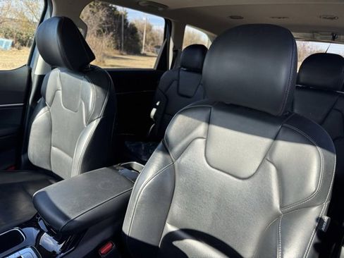 Used 2023 Kia Telluride S w/ S Sunroof Package image 11