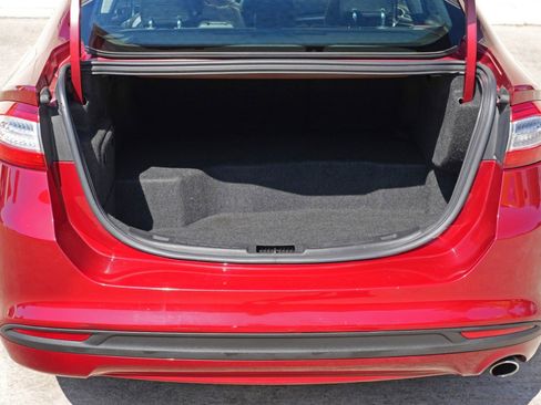 Used 2013 Ford Fusion SE FWD image 9