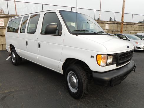 Used 2002 Ford E-350 and Econoline 350 XL image 1