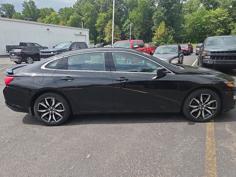 Used 2022 Chevrolet Malibu RS FWD image 2