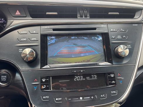 Used 2016 Toyota Avalon XLE image 12