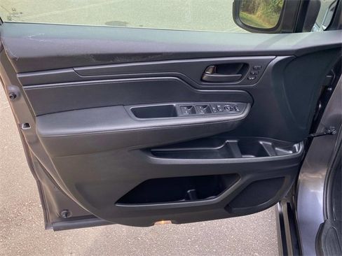 Used 2023 Honda Odyssey EX-L image 13