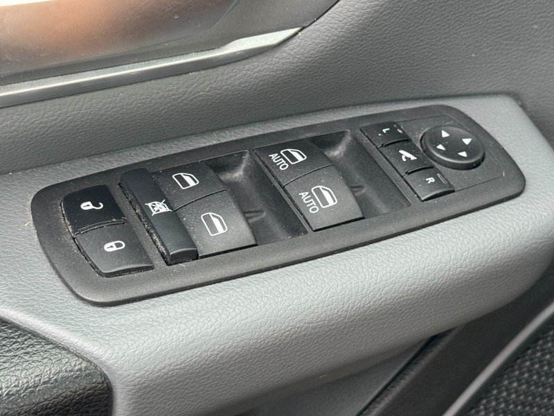 Used 2023 RAM 1500 Big Horn AWD/4WD image 22