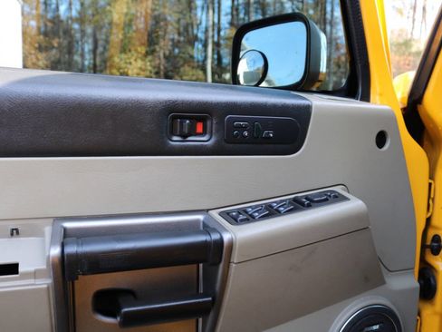 Used 2003 HUMMER H2 Base 4dr 4WD SUV w/ Preferred Equipment Group image 40