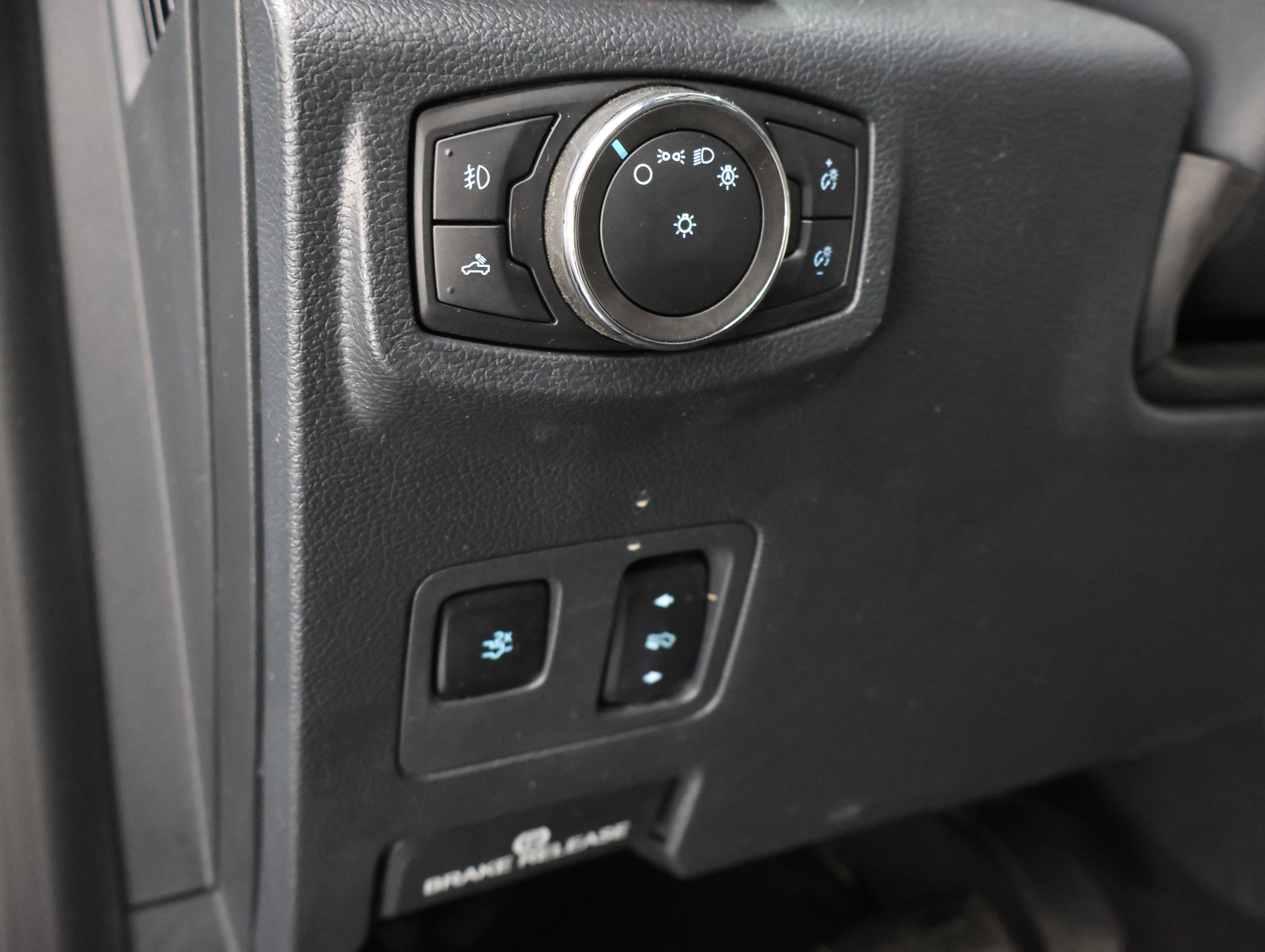 Used 2022 Ford F250 Lariat w/ Black Appearance Package AWD/4WD image 41