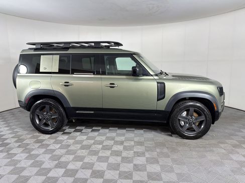 Used 2022 Land Rover Defender 110 X-Dynamic HSE AWD/4WD image 7