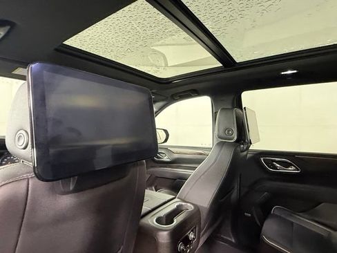 Used 2021 Chevrolet Tahoe Premier w/ Premium Package RWD image 28