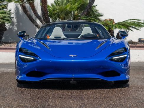 Used 2025 McLaren 750S Spider RWD image 2