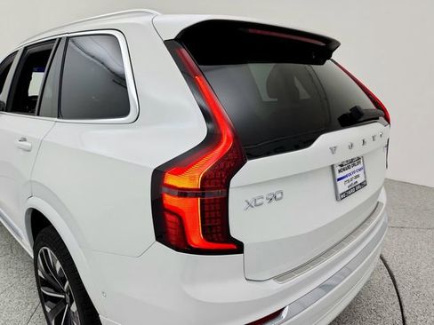 New 2026 Volvo XC90 B6 Plus w/ Protection Package Premier image 32