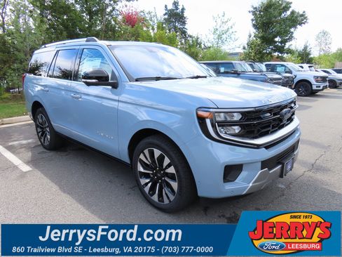 New 2025 Ford Expedition Platinum w/ Platinum Ultimate Package image 1