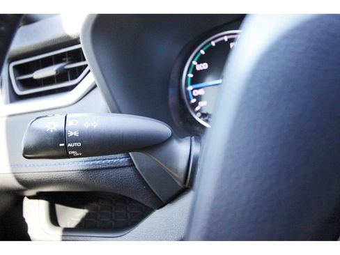 Used 2022 Toyota RAV4 SE image 20