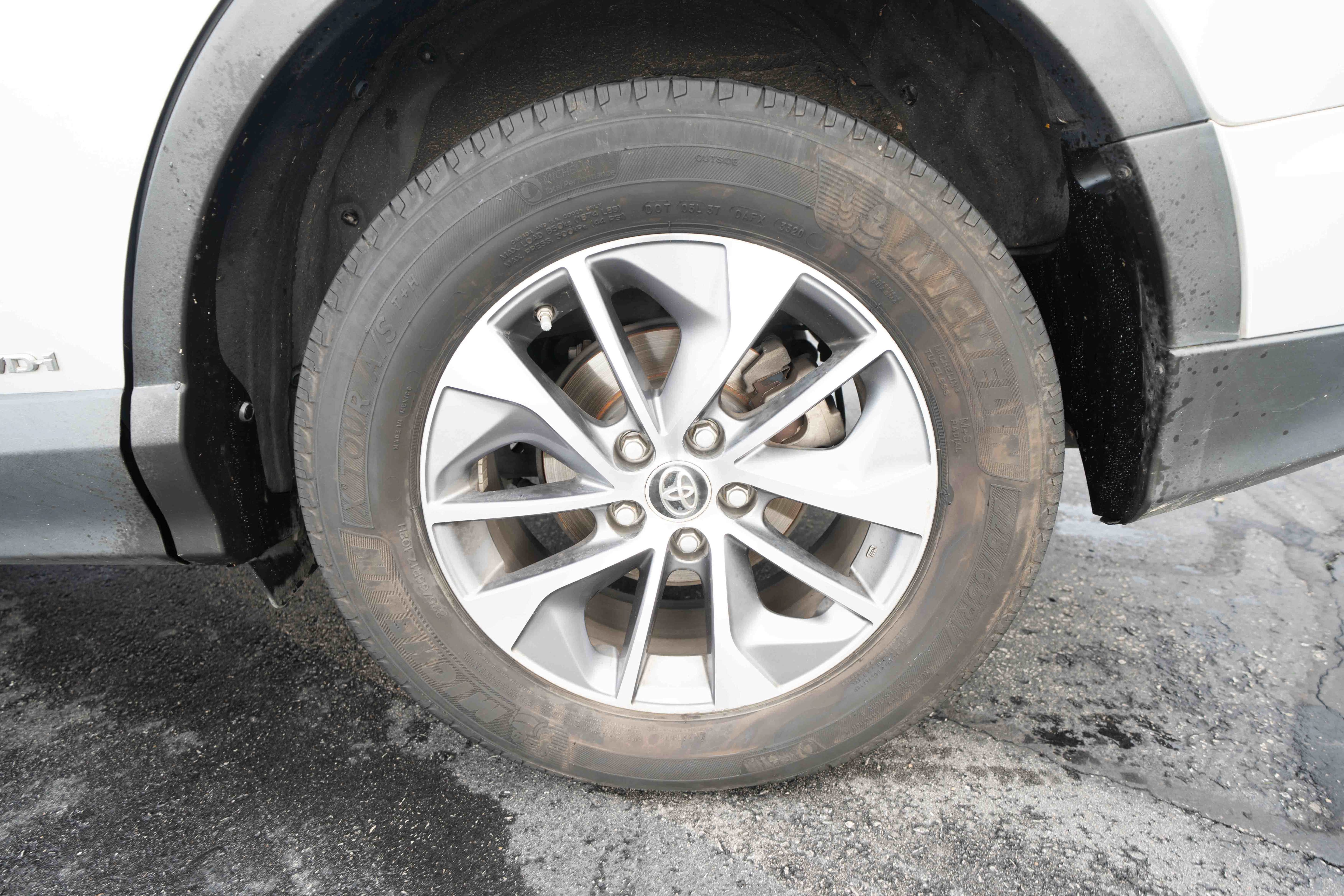 Used 2016 Toyota RAV4 XLE AWD/4WD image 30