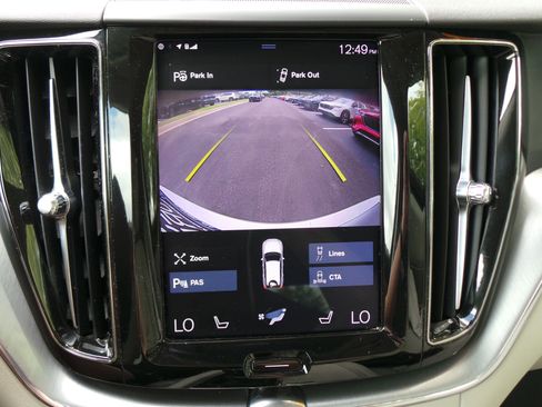 Used 2019 Volvo XC60 T5 Momentum w/ Premium Package AWD/4WD image 12
