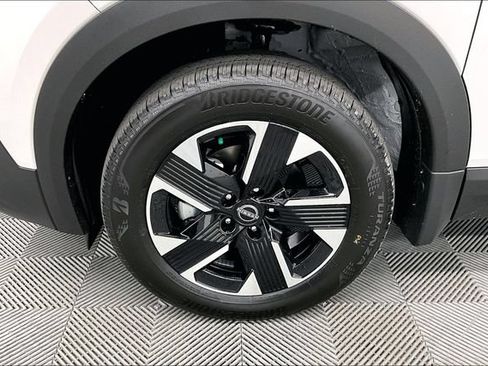 New 2026 Nissan Kicks SV w/ Cold Weather Package AWD/4WD image 13
