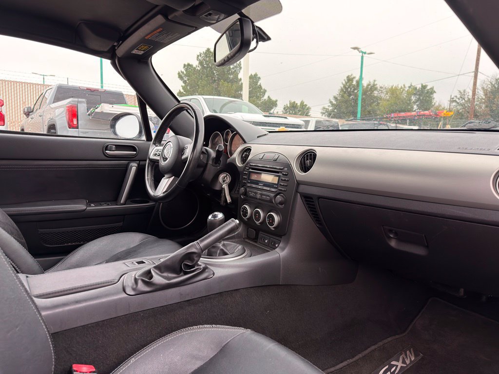 Used 2011 MAZDA MX-5 Miata Grand Touring w/ Premium Pkg RWD image 6