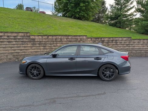 Used 2023 Honda Civic Sport image 8
