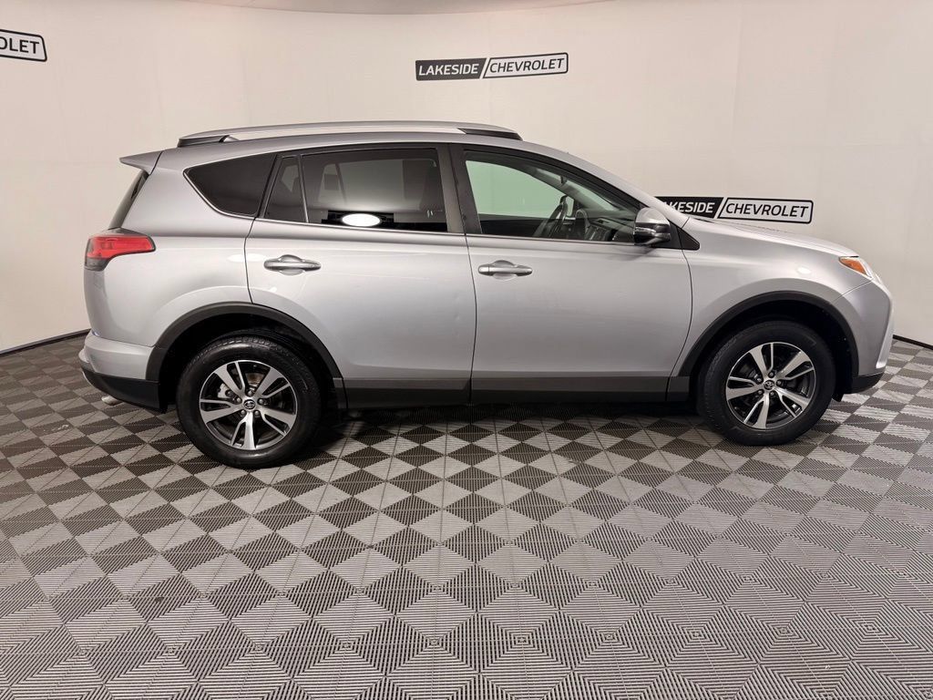 Used 2016 Toyota RAV4 XLE AWD/4WD image 7