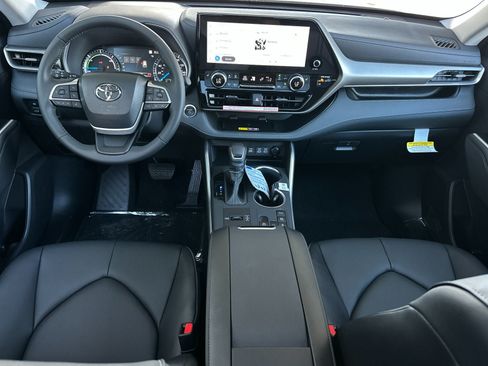 New 2026 Toyota Highlander XLE AWD/4WD image 9