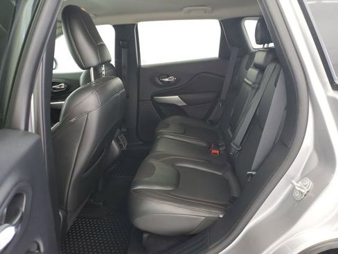 Used 2018 Jeep Cherokee Trailhawk w/ Trailer Tow Group image 13