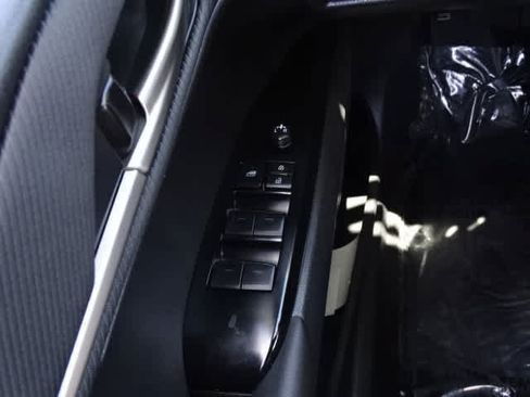 Used 2025 Toyota Camry SE FWD image 38
