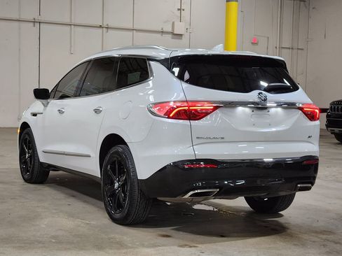 Used 2024 Buick Enclave Essence w/ Sport Touring Edition image 11