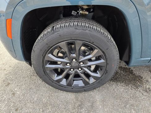 New 2026 Jeep Grand Cherokee L Limited AWD/4WD image 9