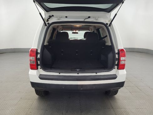 Used 2014 Jeep Patriot Sport image 29