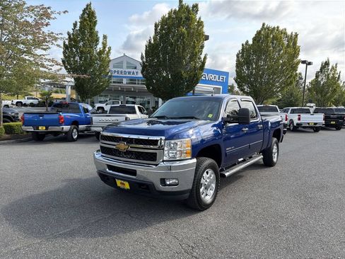 Used 2014 Chevrolet Silverado 3500 LT w/ Interior Plus Package AWD/4WD image 5