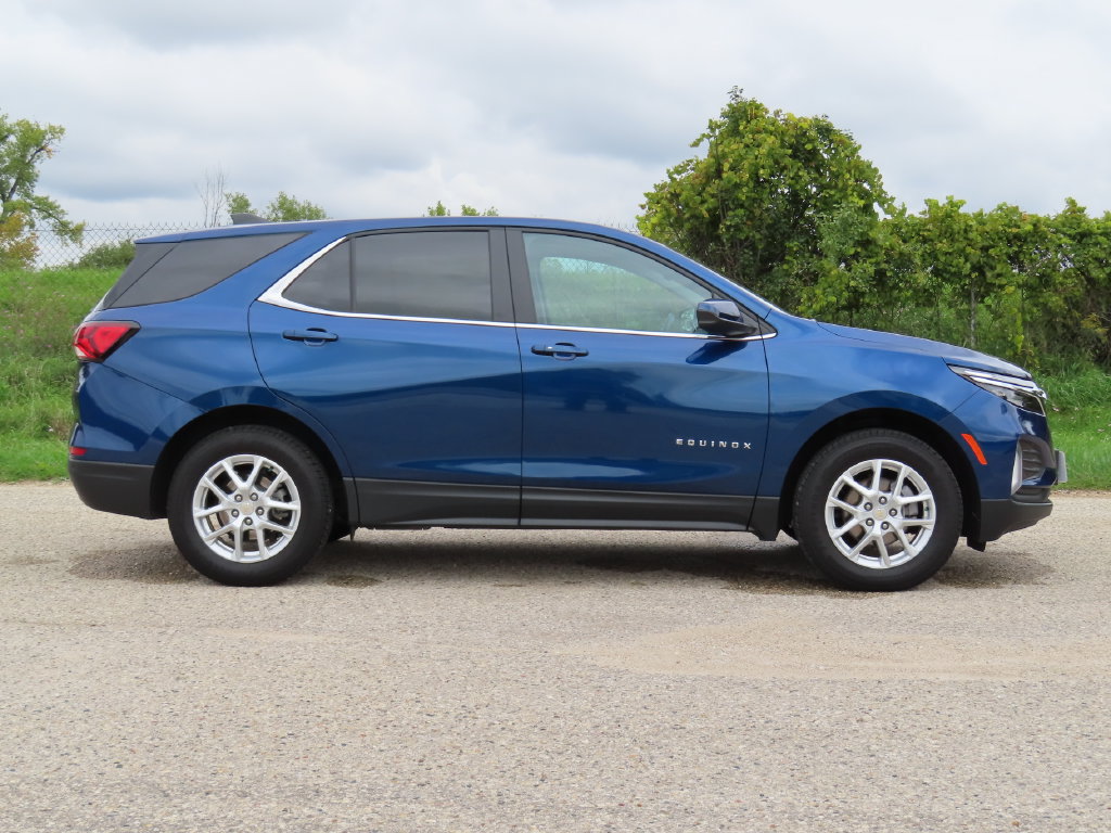 Certified 2023 Chevrolet Equinox LT AWD/4WD image 2