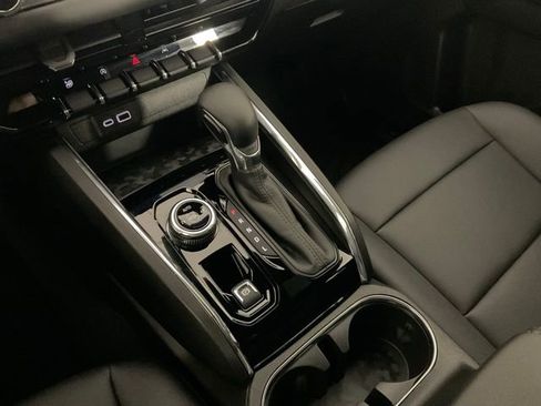 Used 2024 GMC Canyon Elevation w/ Elevation Premium Package image 15