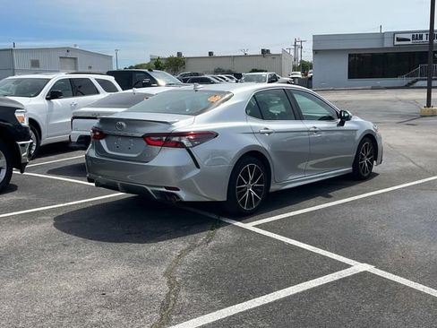Used 2023 Toyota Camry SE FWD image 3