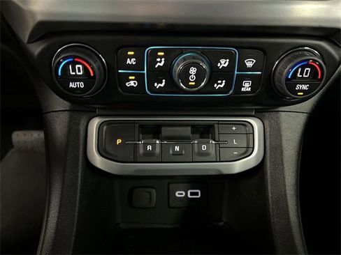 Certified 2023 GMC Acadia SLE image 17