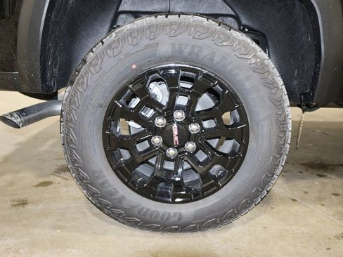 New 2026 GMC Canyon Elevation w/ Convenience Package image 29