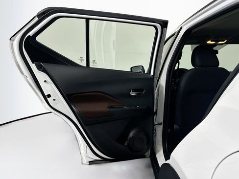 Used 2024 Nissan Kicks SR image 24