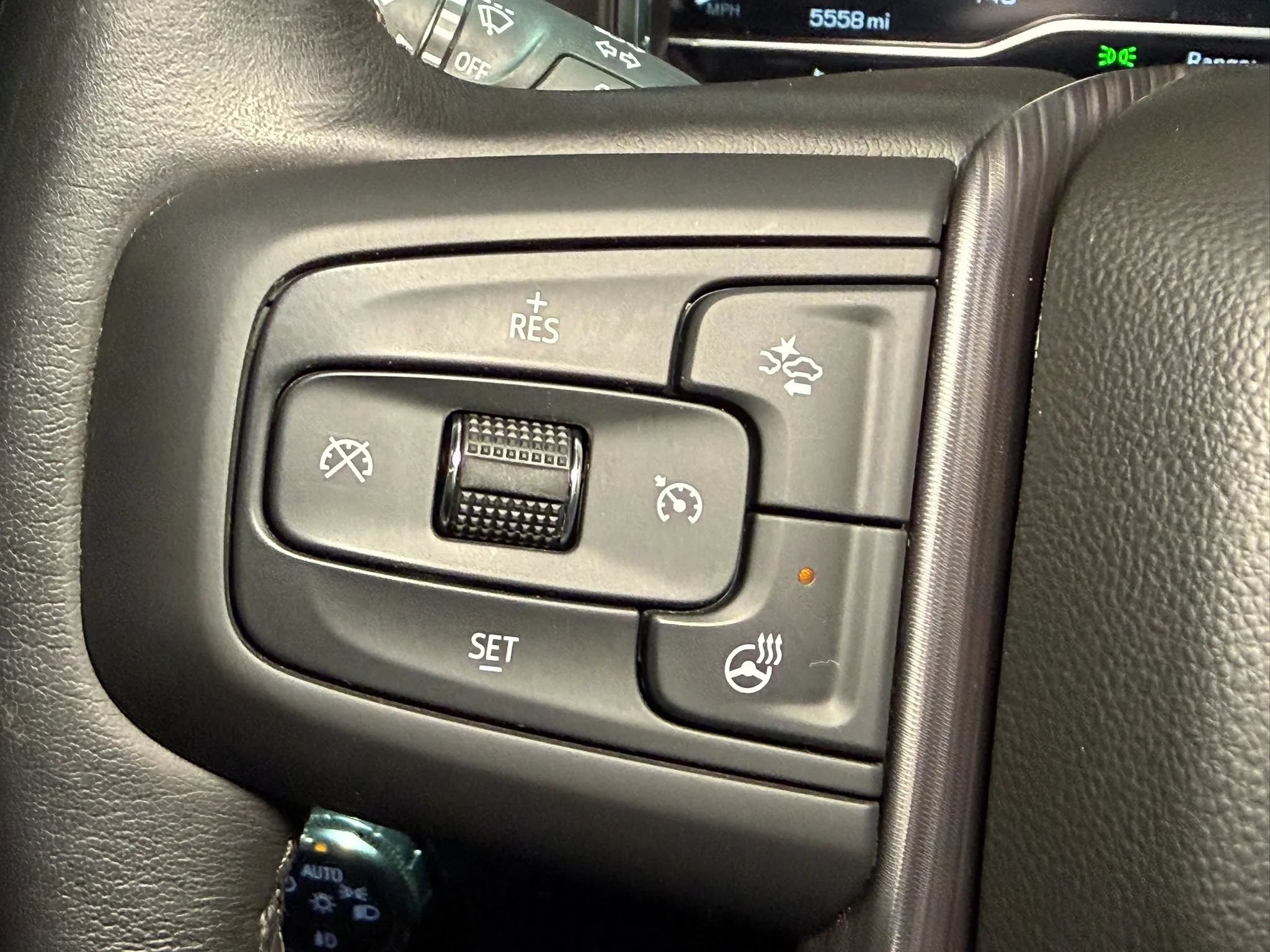 Used 2025 GMC Sierra 3500 Denali Ultimate AWD/4WD image 29