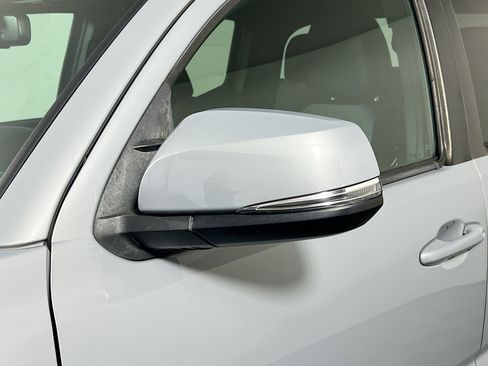 Used 2021 Toyota Tacoma TRD Off-Road image 12