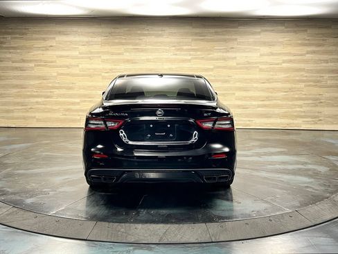 Used 2022 Nissan Maxima SR w/ Sport Mat Group FWD image 19