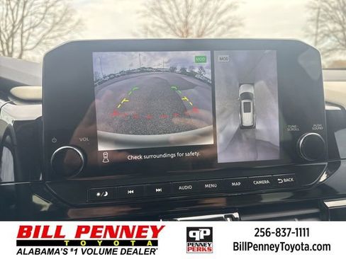 Used 2022 Nissan Pathfinder SL image 35