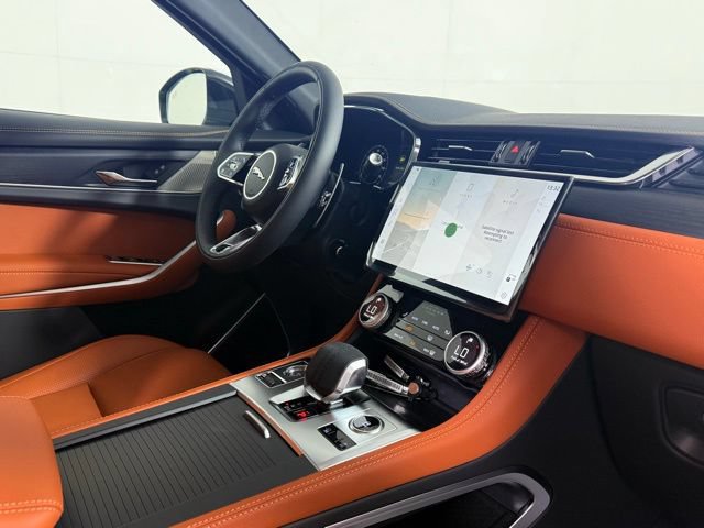 Used 2026 Jaguar F-PACE R-Dynamic S AWD/4WD image 34