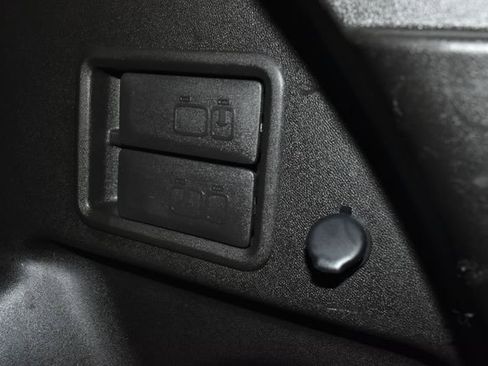 Used 2020 Chevrolet Equinox Premier AWD/4WD image 32