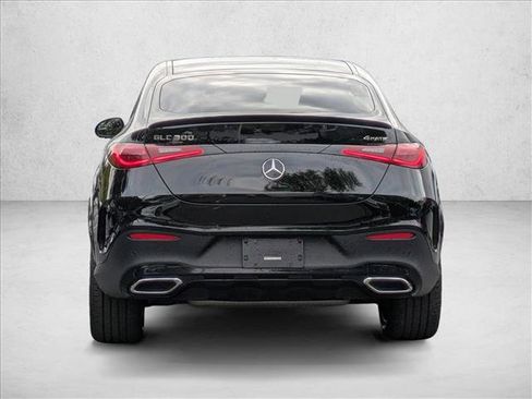Used 2025 Mercedes-Benz GLC 300 4MATIC image 7