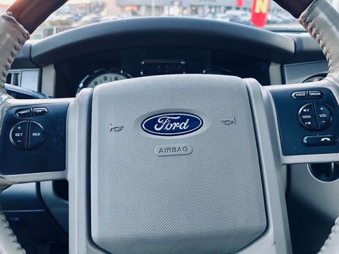 Used 2009 Ford Expedition Limited image 23
