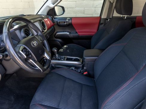 Used 2021 Toyota Tacoma SR5 AWD/4WD image 21