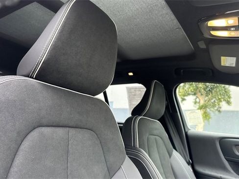 Used 2023 Volvo XC40 Recharge Ultimate w/ Protection Package Premier image 19